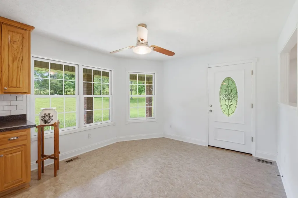 1077 Hammonds Creek Road Lawrenceburg KY 40342
