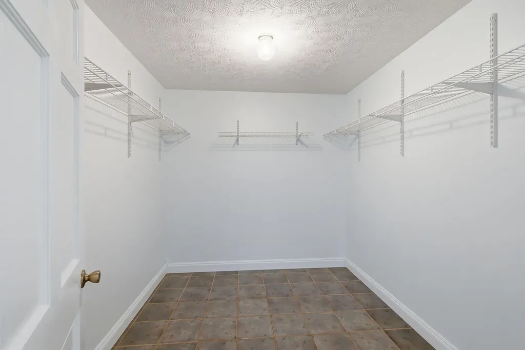 1077 Hammonds Creek Road Lawrenceburg KY 40342