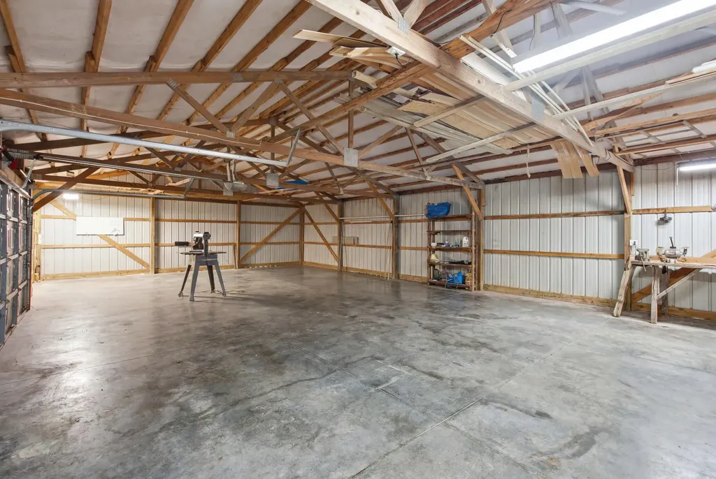 1077 Hammonds Creek Road Lawrenceburg KY 40342
