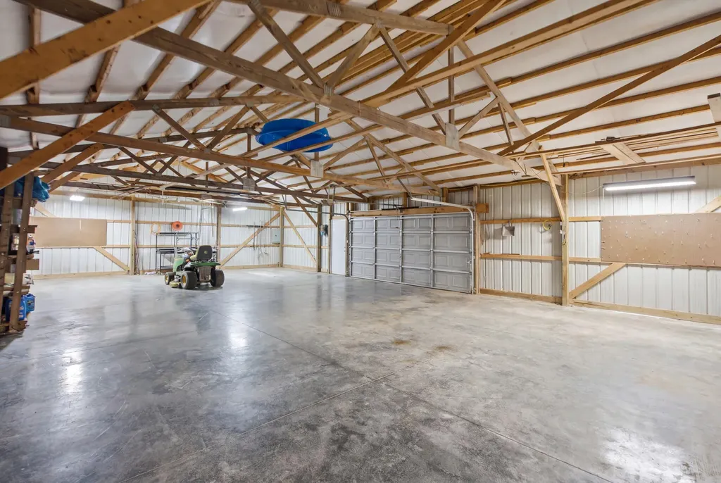 1077 Hammonds Creek Road Lawrenceburg KY 40342
