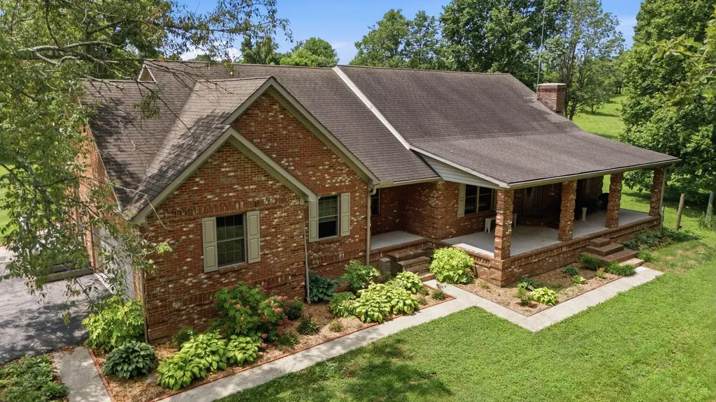 1077 Hammonds Creek Road Lawrenceburg KY 40342