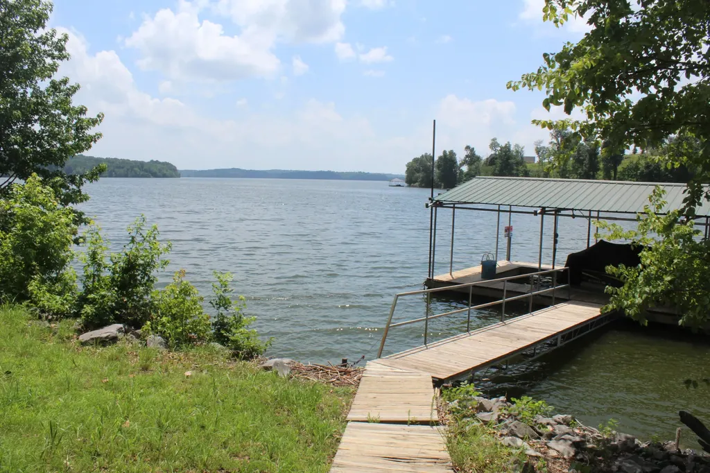 760 Barrett Road Eddyville KY 42038