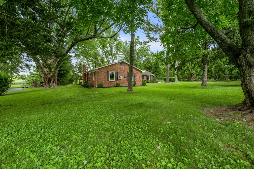855 Walnut Hill Road Lexington KY 40515