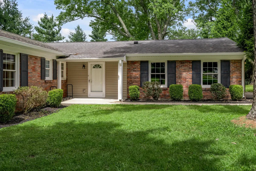 855 Walnut Hill Road Lexington KY 40515