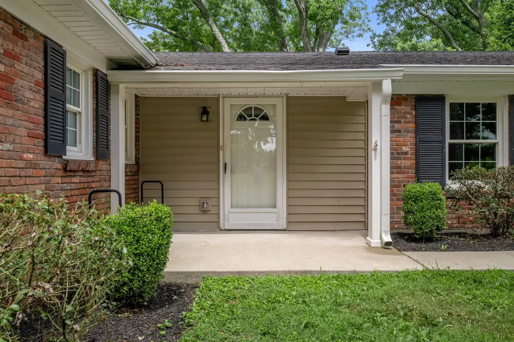 855 Walnut Hill Road Lexington KY 40515