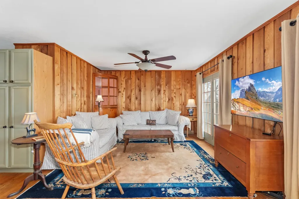 290 Deer Run Road Eddyville KY 42038