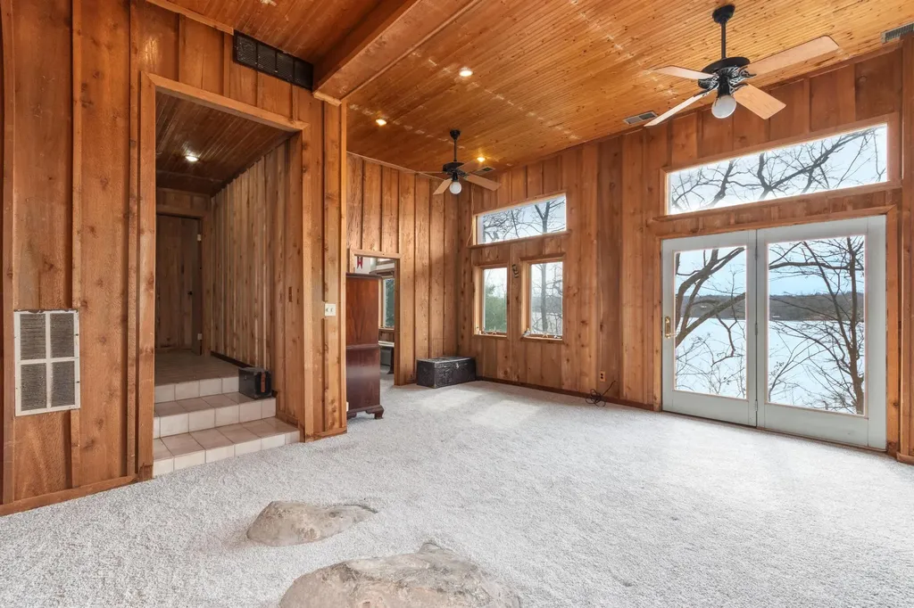 290 Deer Run Road Eddyville KY 42038
