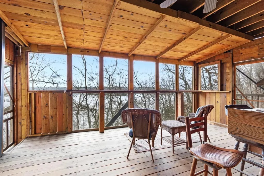 290 Deer Run Road Eddyville KY 42038