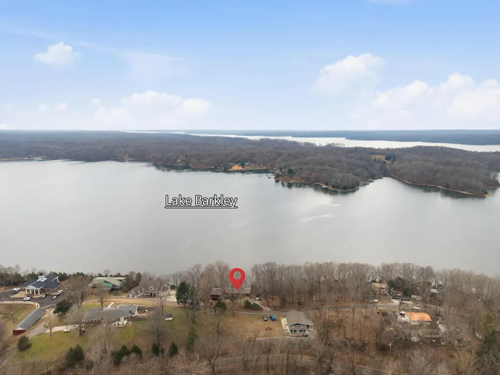 290 Deer Run Road Eddyville KY 42038