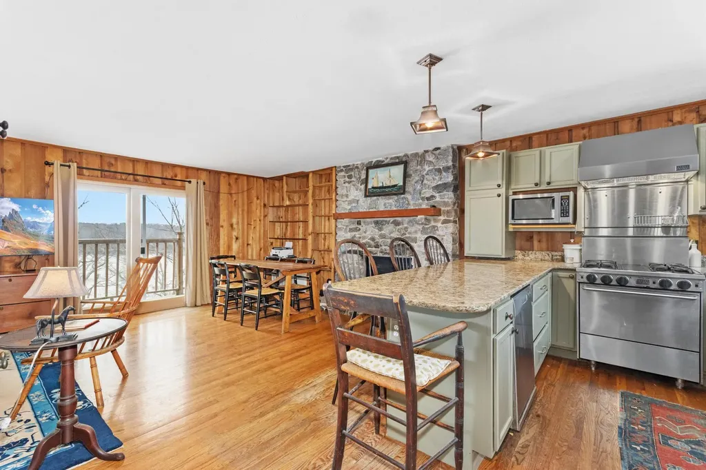 290 Deer Run Road Eddyville KY 42038