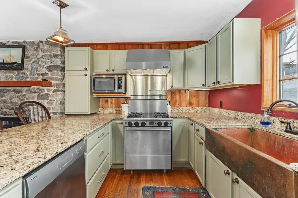290 Deer Run Road Eddyville KY 42038