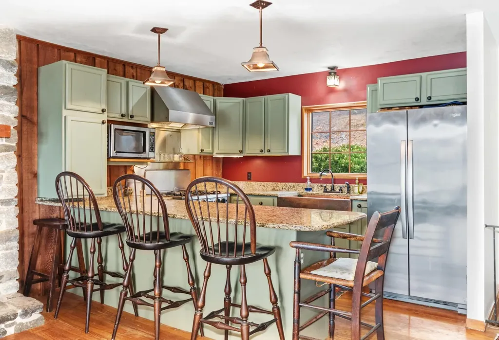 290 Deer Run Road Eddyville KY 42038