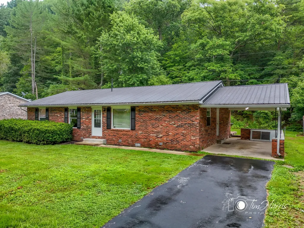 270 Pleasant Morehead KY 40351