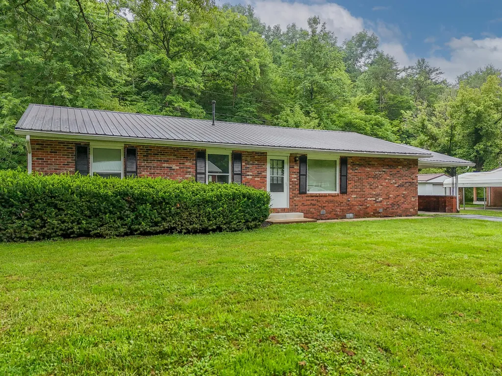 270 Pleasant Morehead KY 40351