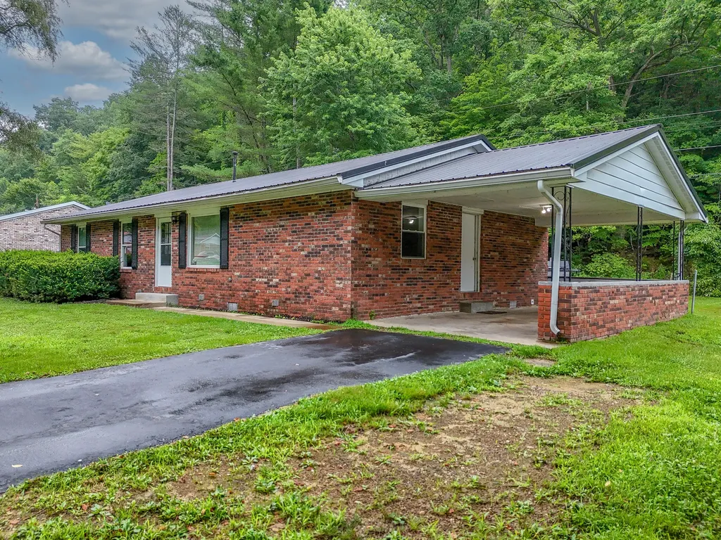 270 Pleasant Morehead KY 40351