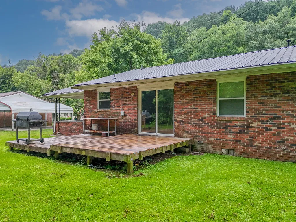 270 Pleasant Morehead KY 40351