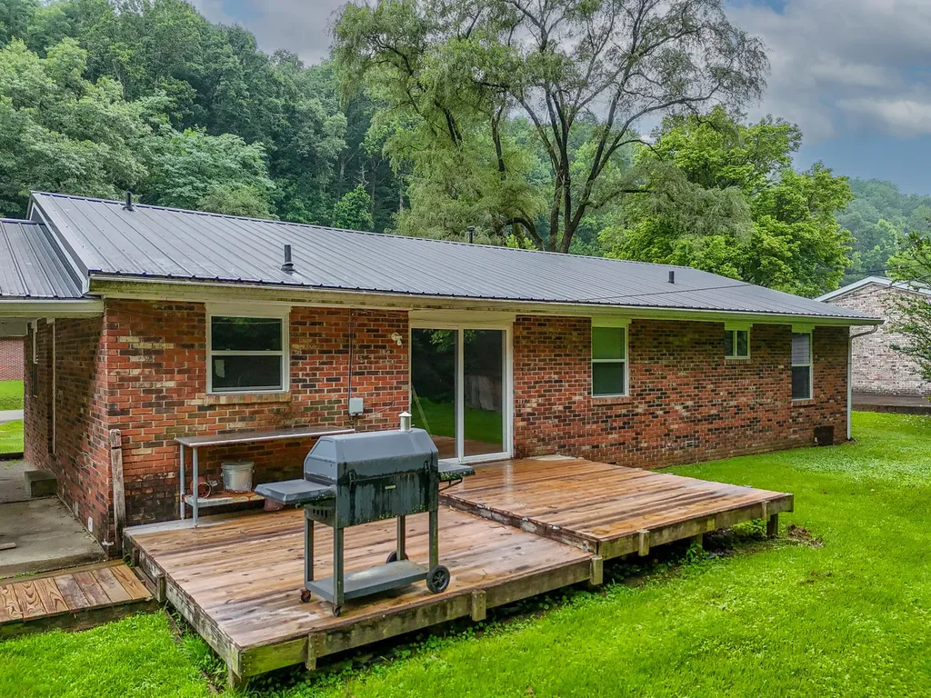 270 Pleasant Morehead KY 40351