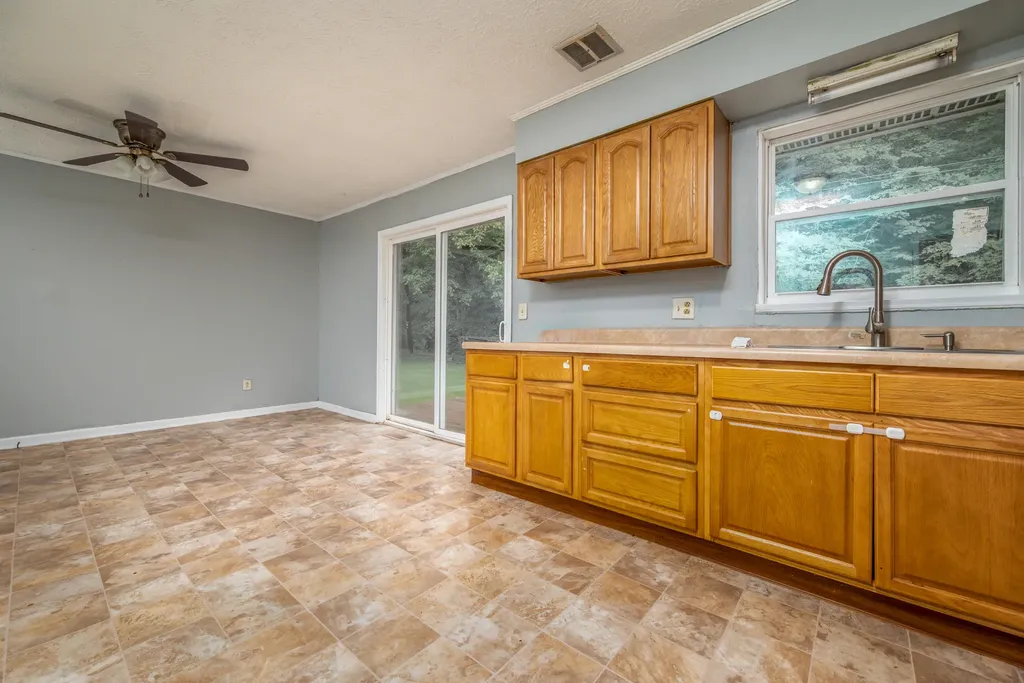 270 Pleasant Morehead KY 40351