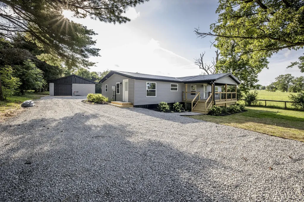 809 Hill Road Paris KY 40361