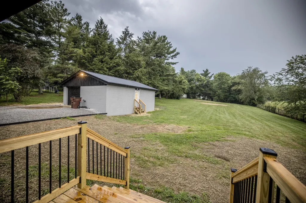809 Hill Road Paris KY 40361