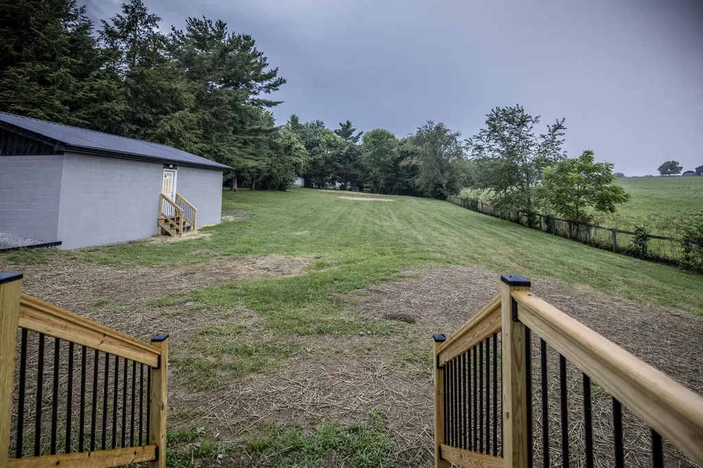 809 Hill Road Paris KY 40361