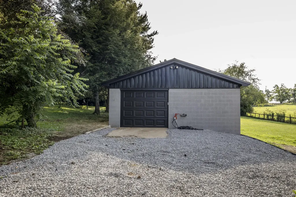 809 Hill Road Paris KY 40361