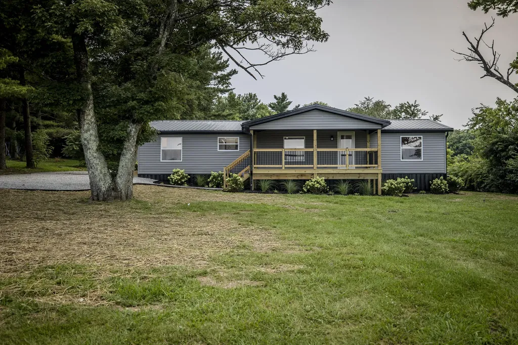 809 Hill Road Paris KY 40361