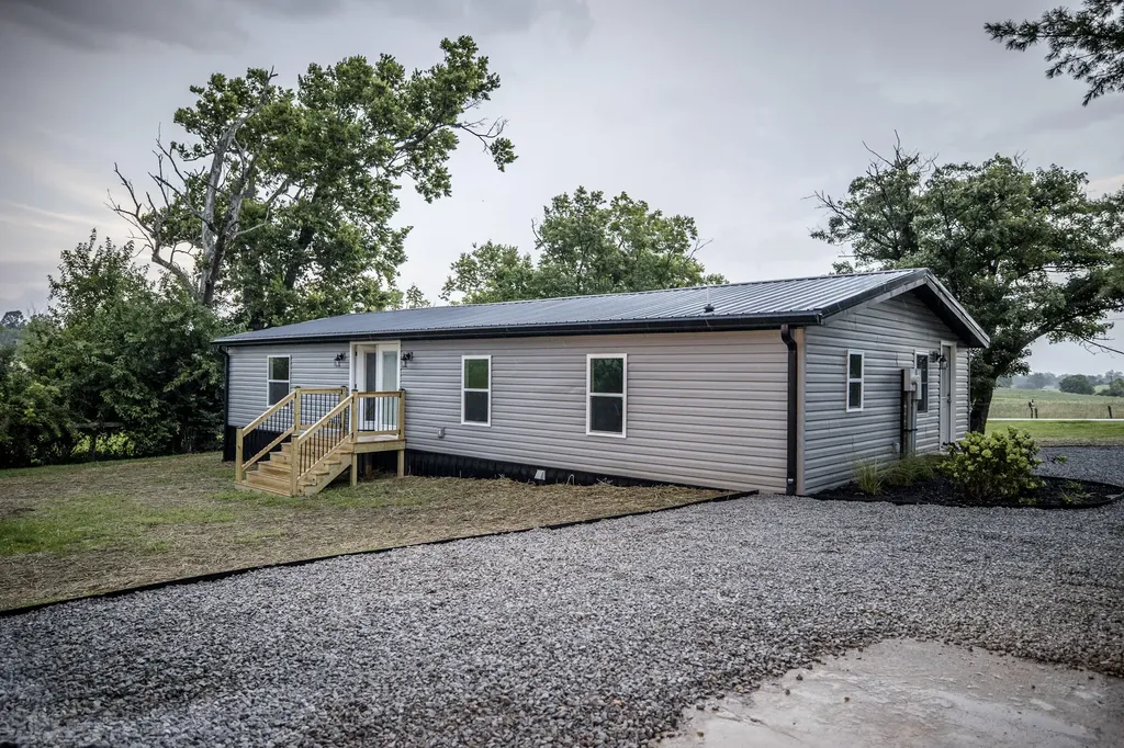 809 Hill Road Paris KY 40361