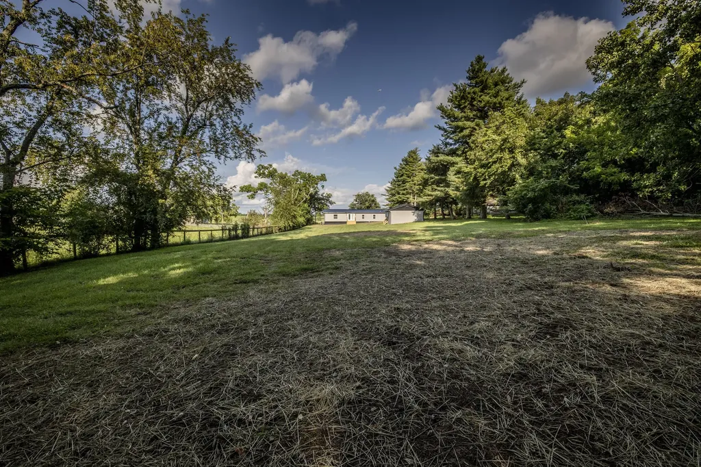 809 Hill Road Paris KY 40361