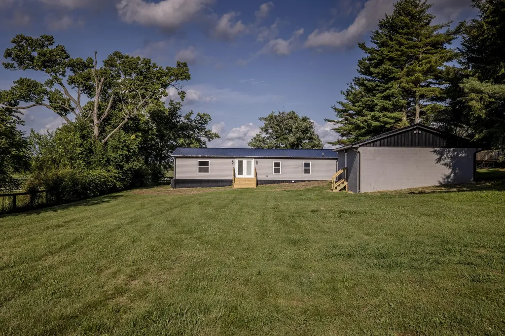 809 Hill Road Paris KY 40361