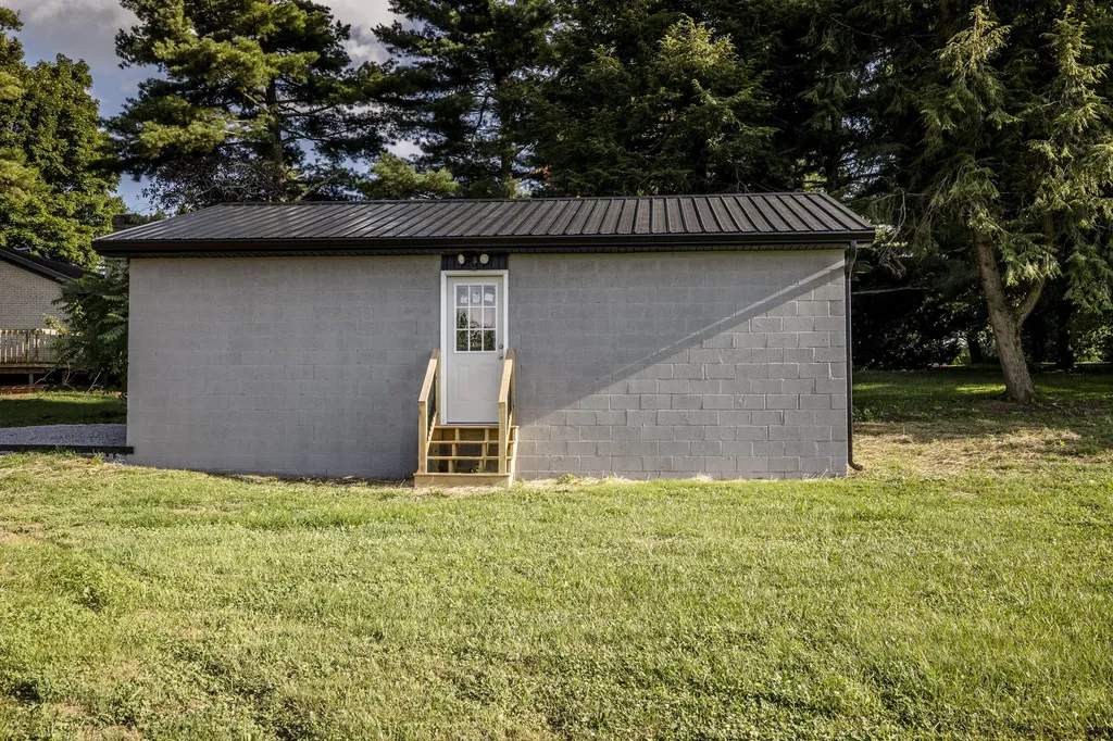 809 Hill Road Paris KY 40361