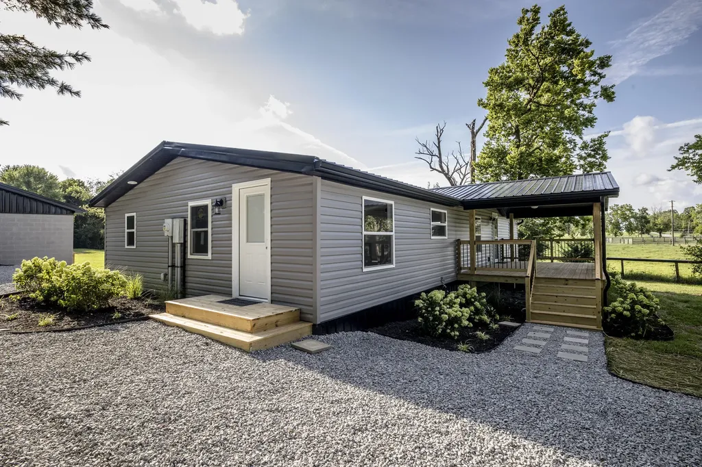 809 Hill Road Paris KY 40361