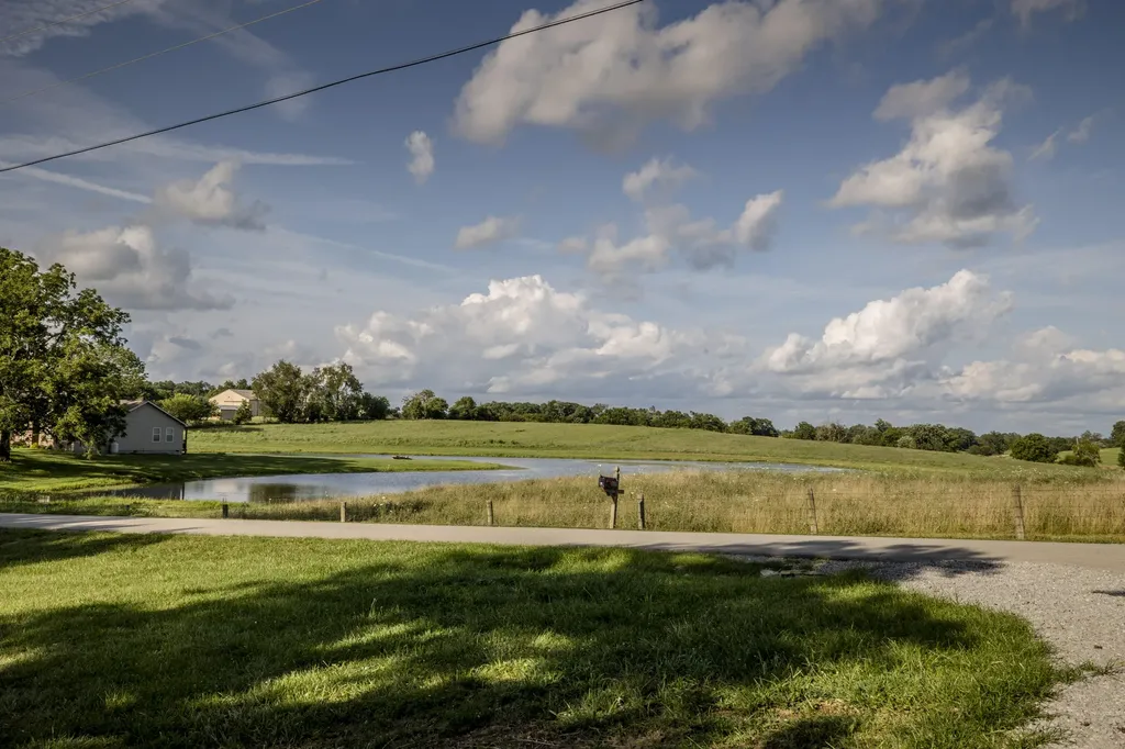 809 Hill Road Paris KY 40361