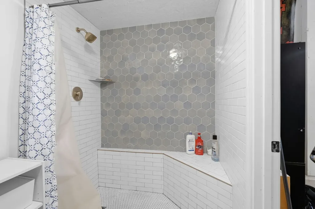 139 Beeny Road Manitou KY 42436