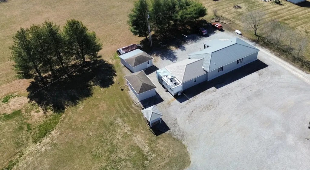 139 Beeny Road Manitou KY 42436