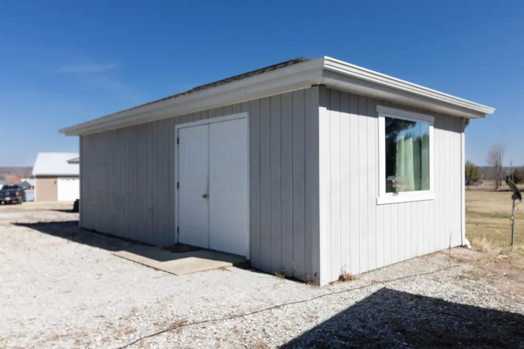 139 Beeny Road Manitou KY 42436