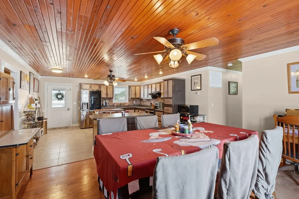 139 Beeny Road Manitou KY 42436