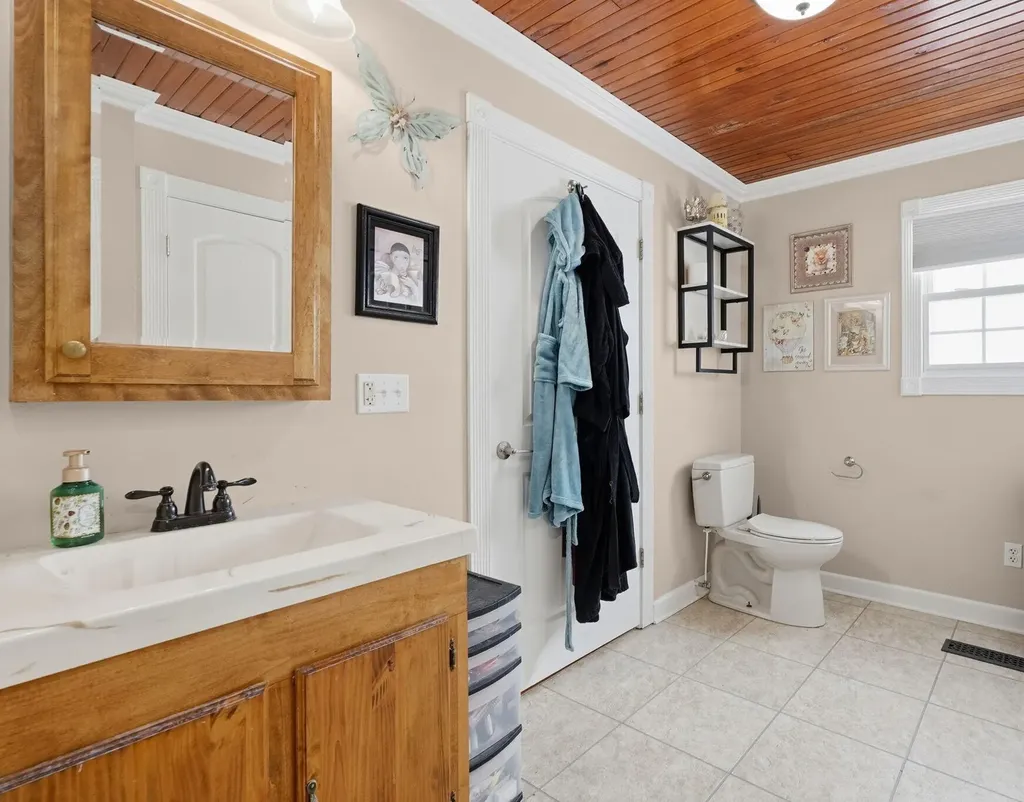 139 Beeny Road Manitou KY 42436