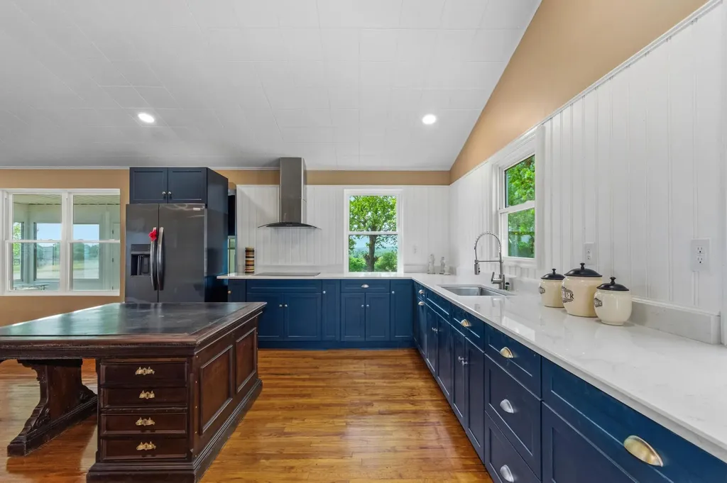 1300 State Route 1901 Marion KY 42064