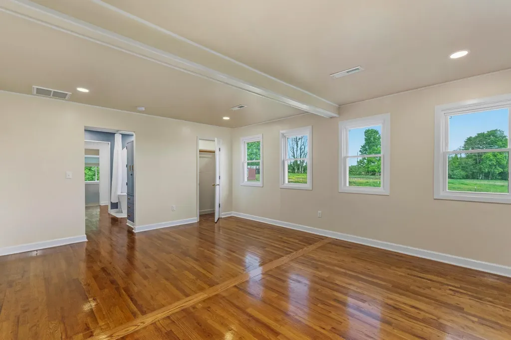 1300 State Route 1901 Marion KY 42064