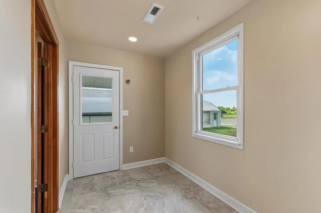 1300 State Route 1901 Marion KY 42064