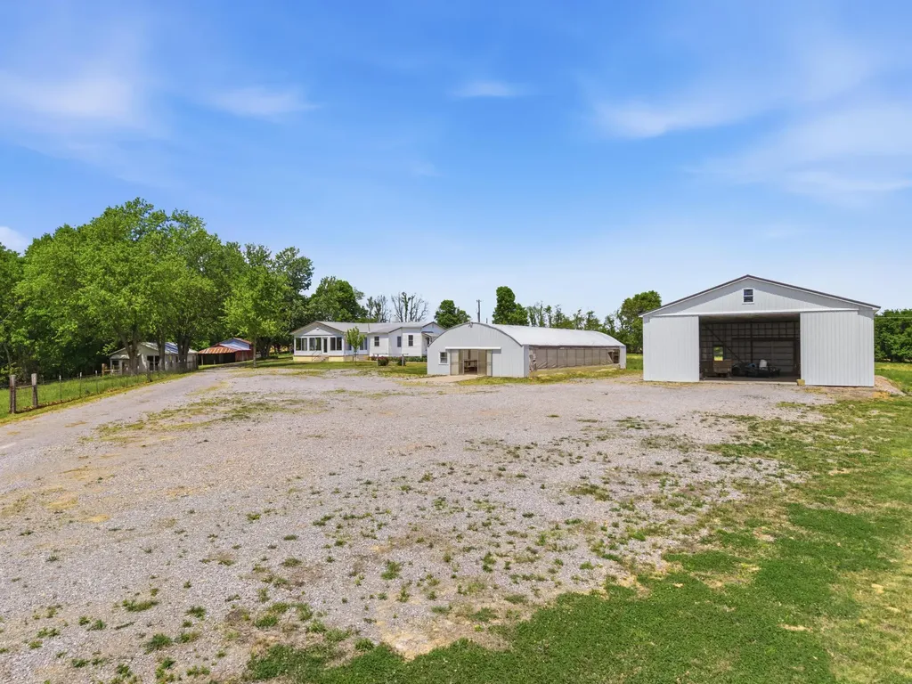 1300 State Route 1901 Marion KY 42064