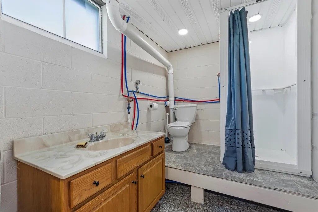 1300 State Route 1901 Marion KY 42064