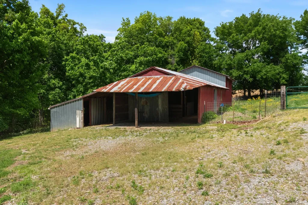 1300 State Route 1901 Marion KY 42064
