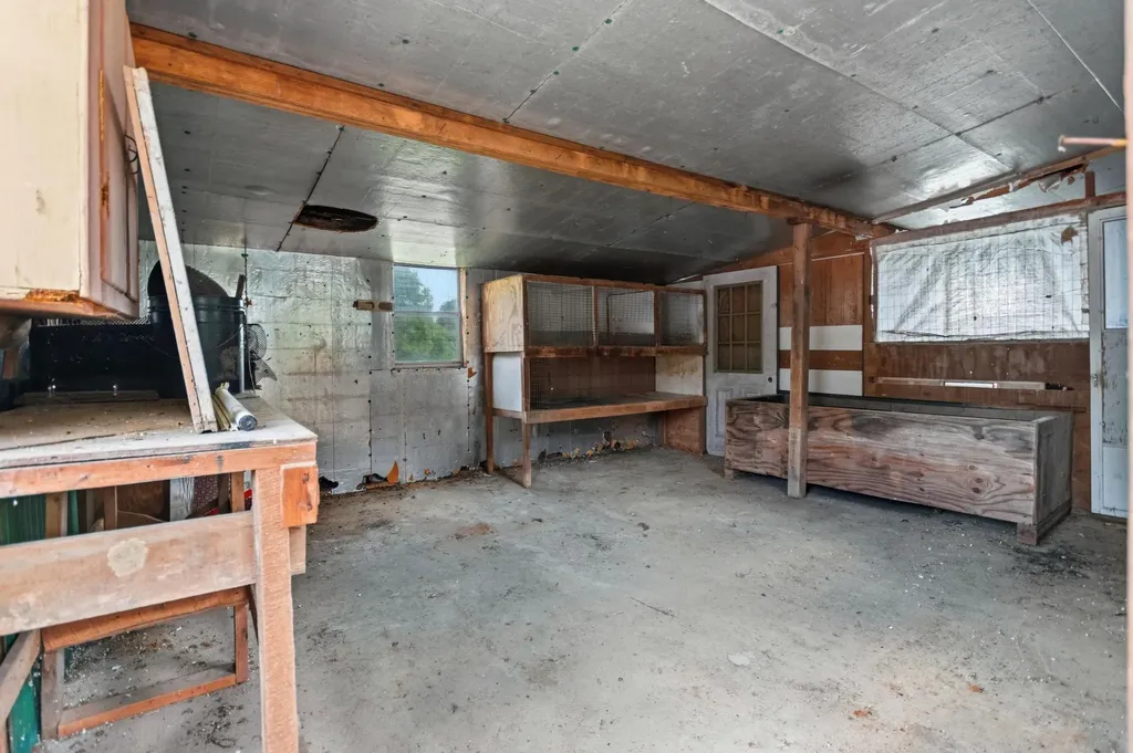 1300 State Route 1901 Marion KY 42064