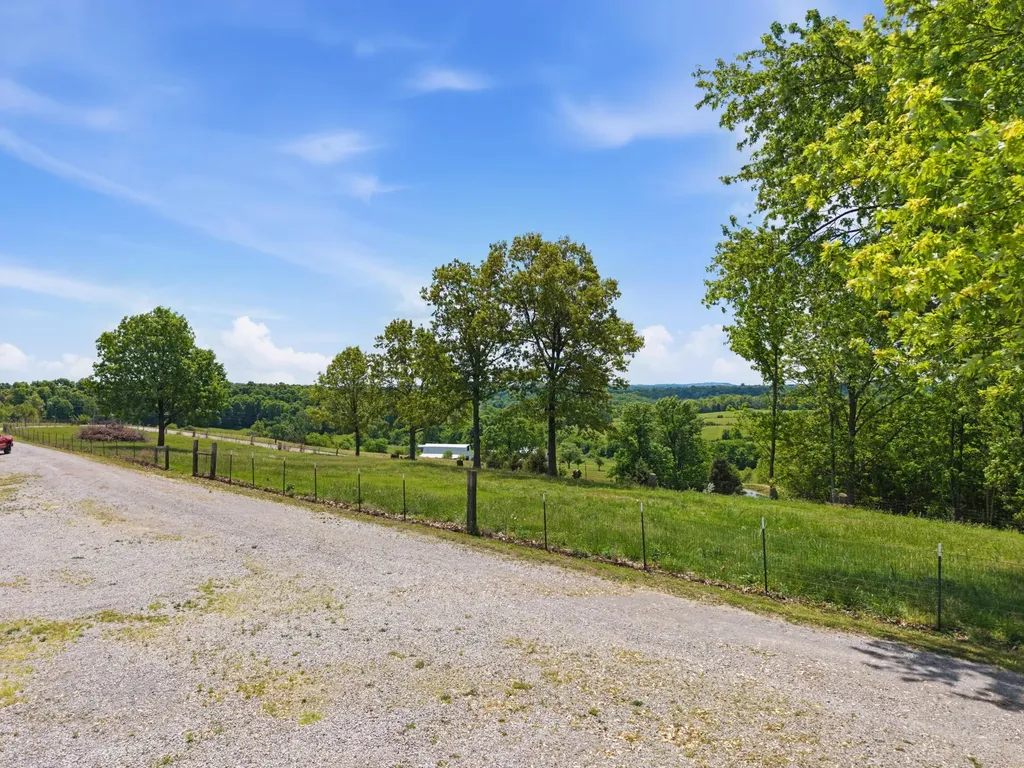 1300 State Route 1901 Marion KY 42064