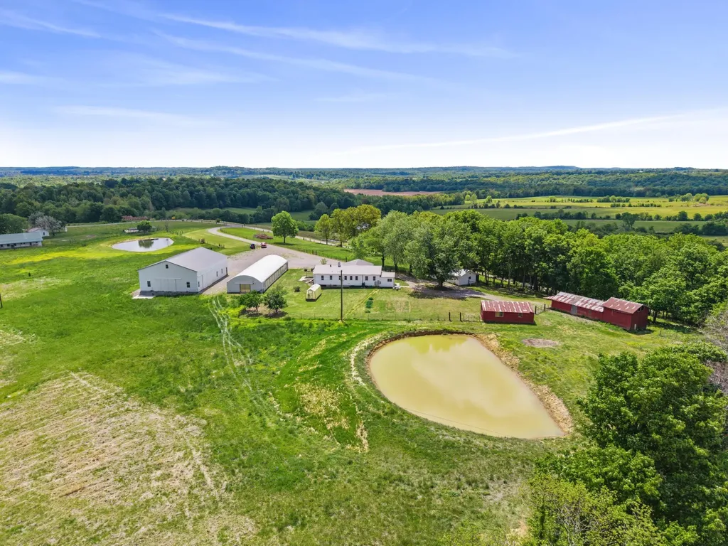 1300 State Route 1901 Marion KY 42064