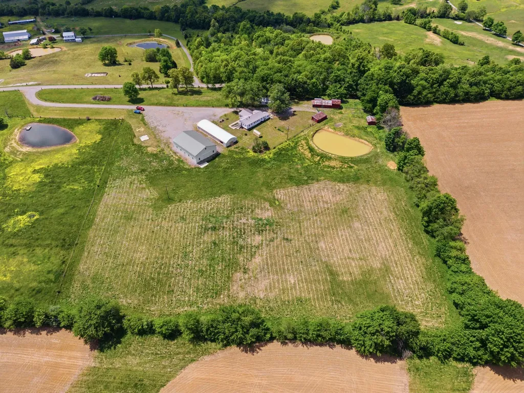 1300 State Route 1901 Marion KY 42064