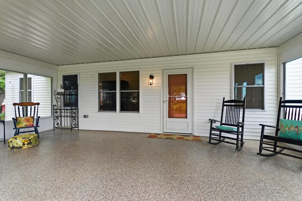 1300 State Route 1901 Marion KY 42064