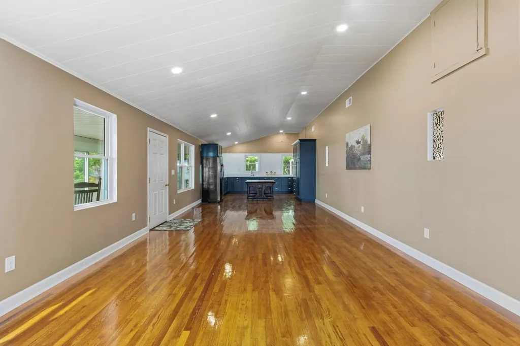 1300 State Route 1901 Marion KY 42064